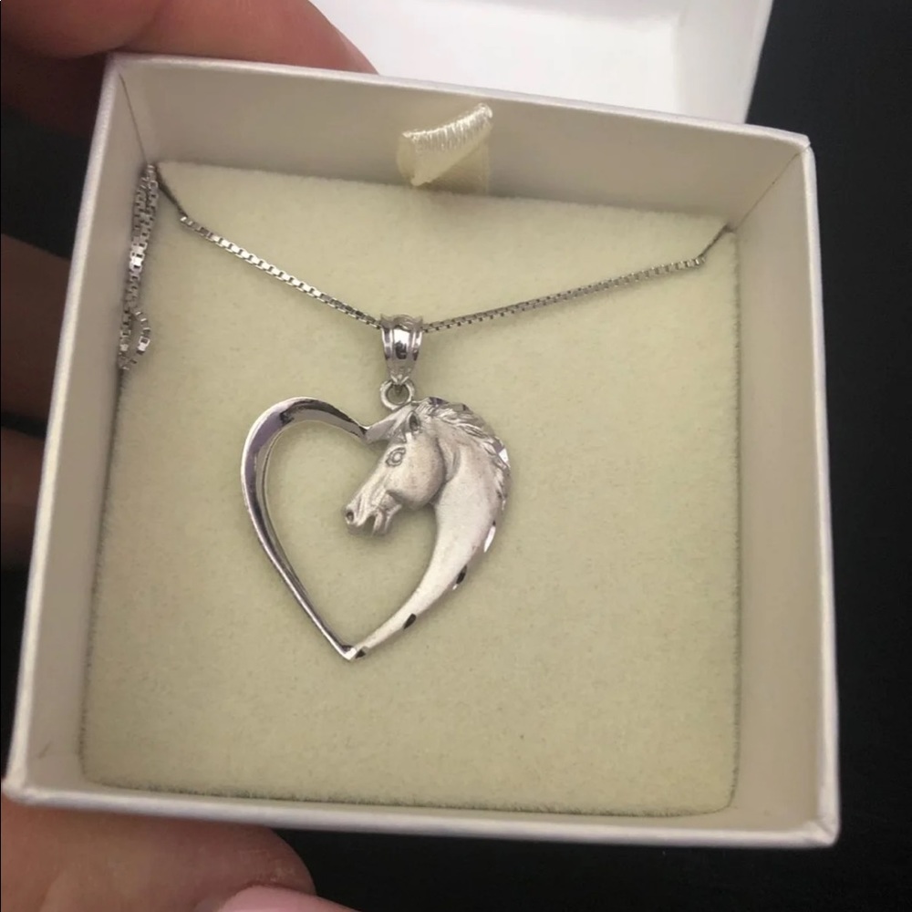 Horse necklace